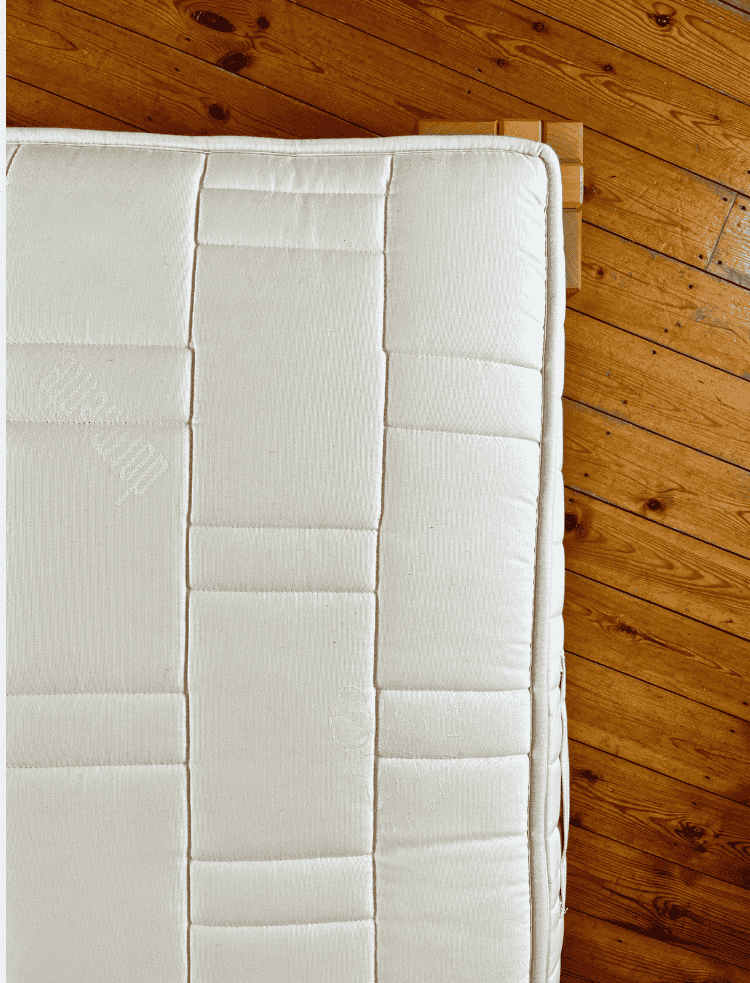 Natural latex and horsehair mattress with an organic cotton drill cover