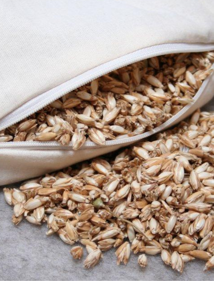 loose organic spelt husks 