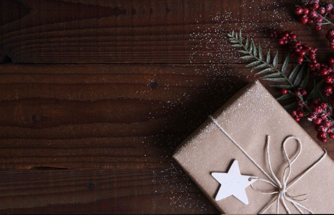 gifts of clothing and accessories